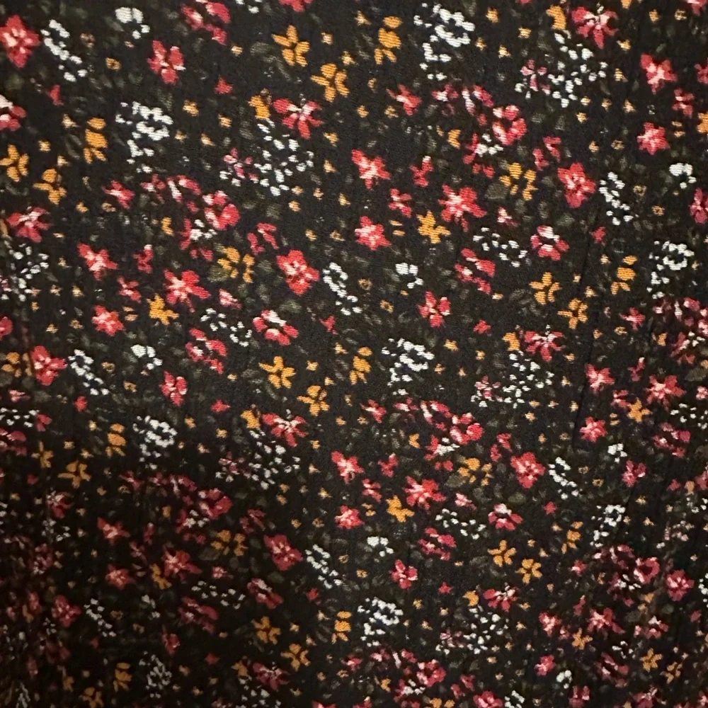 Paper Crane Black Floral Smocked Blouse - Picture 7 of 8